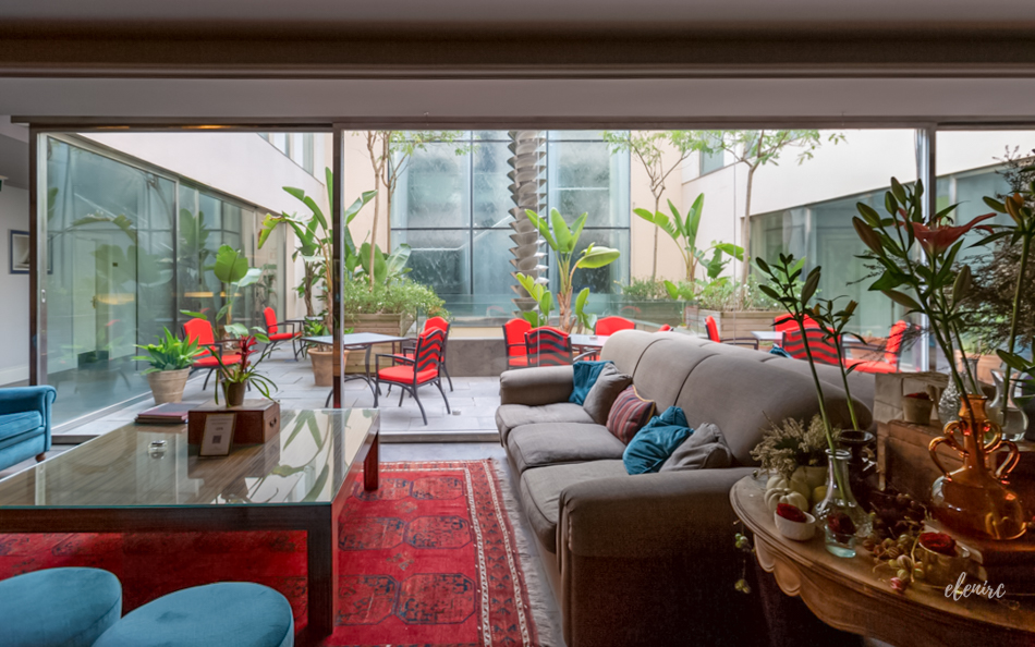 Fotografía de espacios Hotel 5 estrellas en Barcelona por Elena Rubio elenirc en Gran Hotel la Florida Salón con vistas a patio
